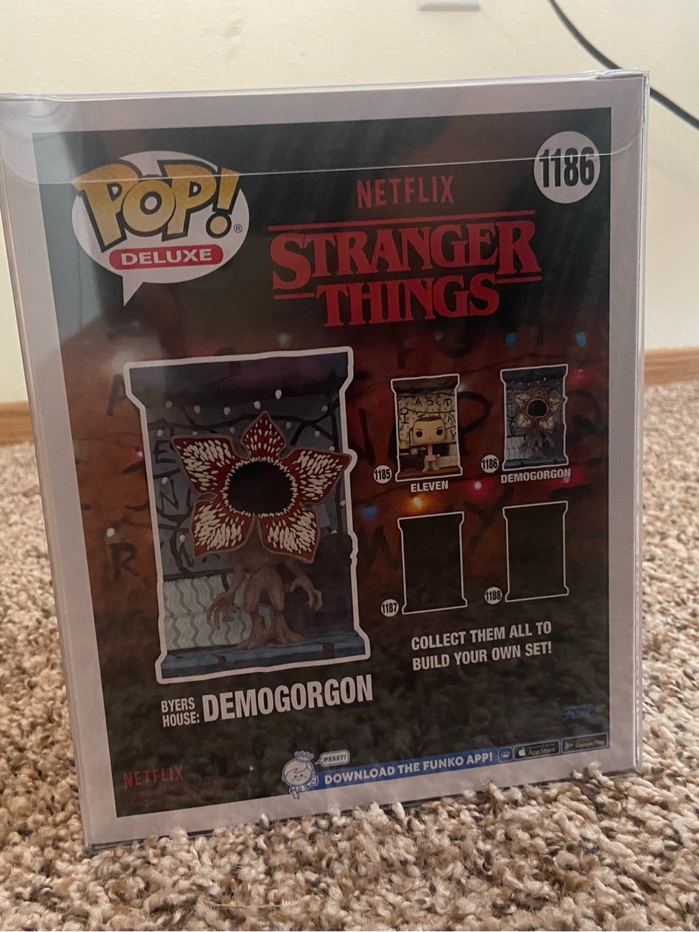 Funko Pop! Deluxe Stranger Things Demogorgon - Red, Brown, Black - Picture 3 of 6